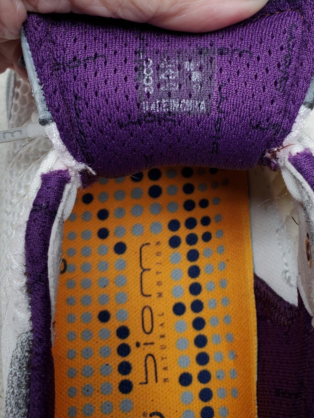 ECCO Biom Train Natural Motion Womens Sneakers White Silver Purple Sz 9-9.5 - Picture 2 of 7